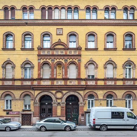 Cozy & Central Apartment With 2-Bedroom Budapest Esterno foto